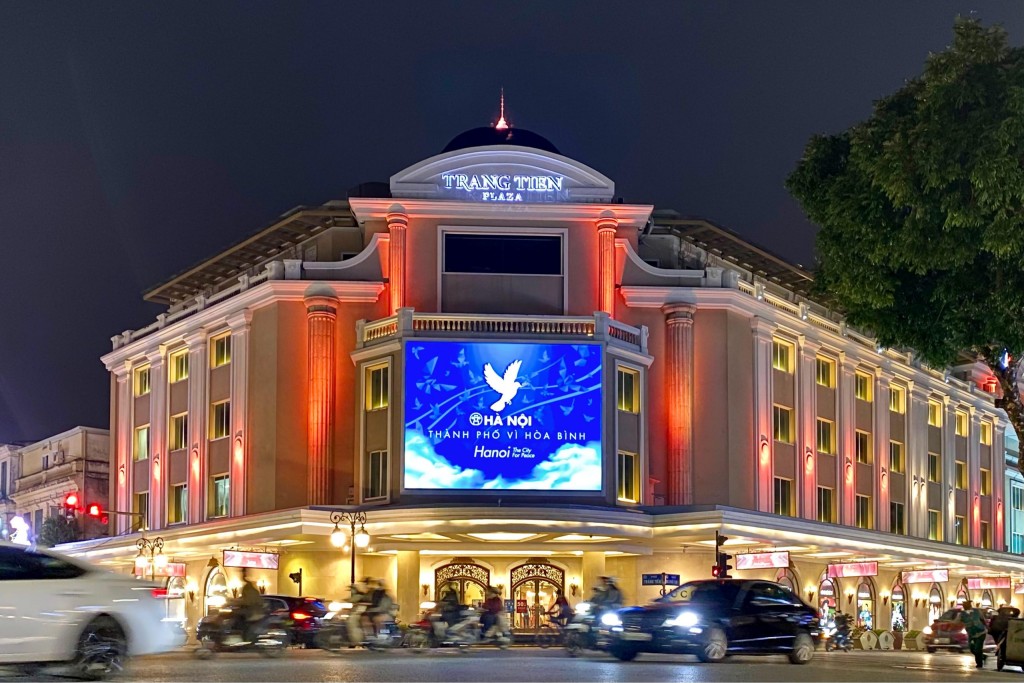 4 reasons that make Trang Tien Plaza special